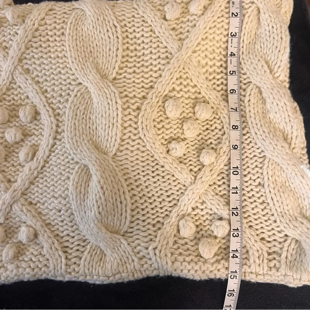 Pottery Barn Cream Sweater Pillow Shams Set, Zipper closure, soft. 2 Shams 16x26